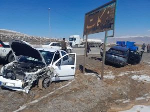 حادثه رانندگی در جاده بروجرد به اراک ۹ مصدوم بر جای گذاشت