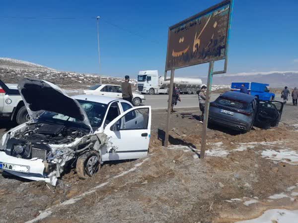 حادثه رانندگی در جاده بروجرد به اراک ۹ مصدوم بر جای گذاشت