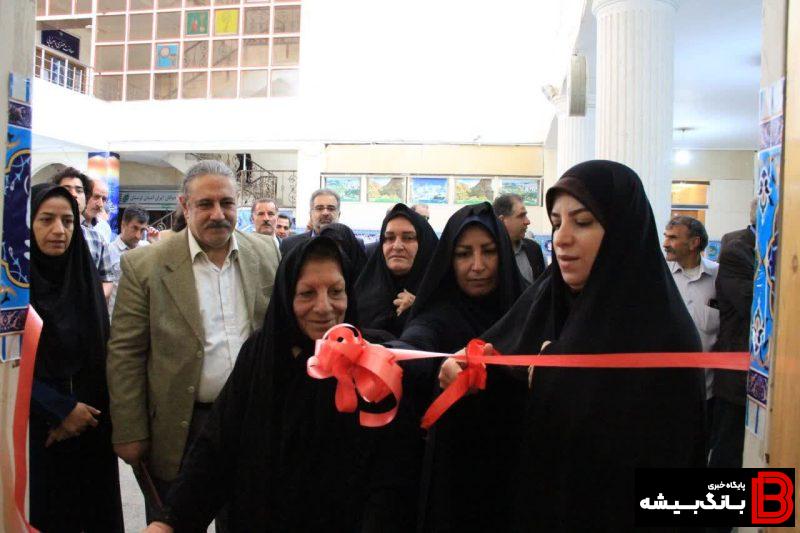 نمایشگاه آثار خوشنویسی هنرمندان و پیشکسوتان انجمن خوشنویسان خرم‌‌آباد افتتاح شد