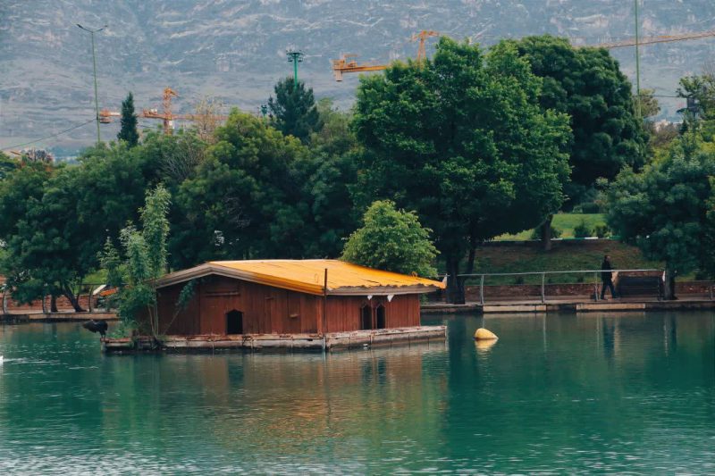 نگین فیروزه ای لرستان ؛دریاچه کیو