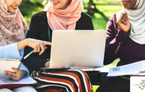 حجاب؛ از هویت دینی تا چالش‌های دنیای معاصر